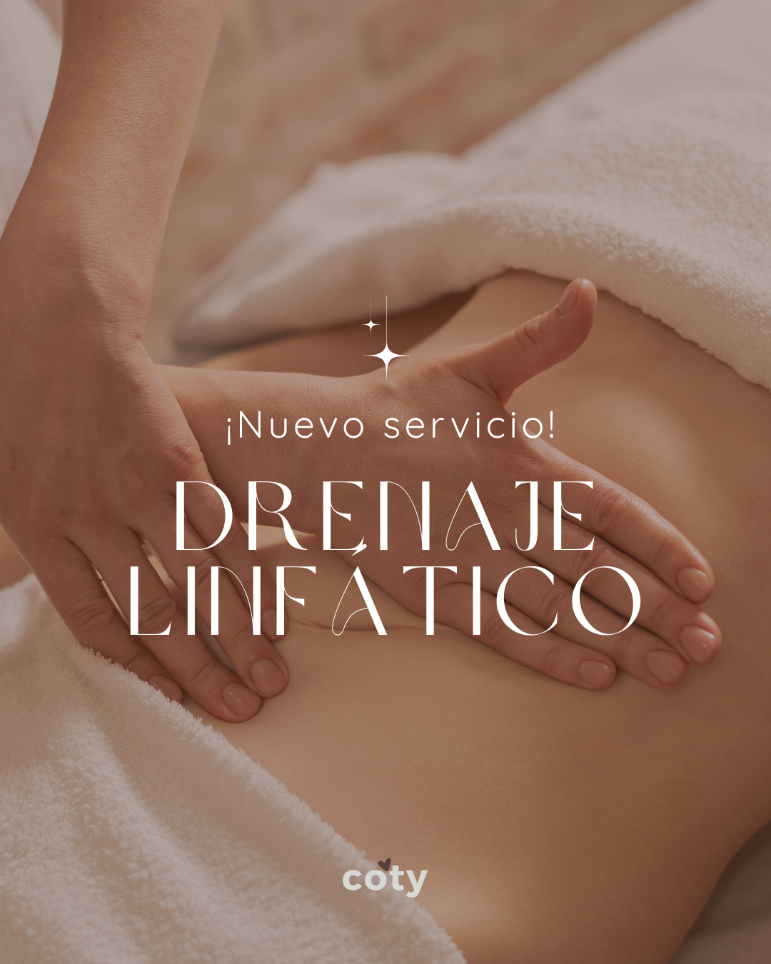 Aplicación de suero facial y máscara en sesión de cosmética personalizada